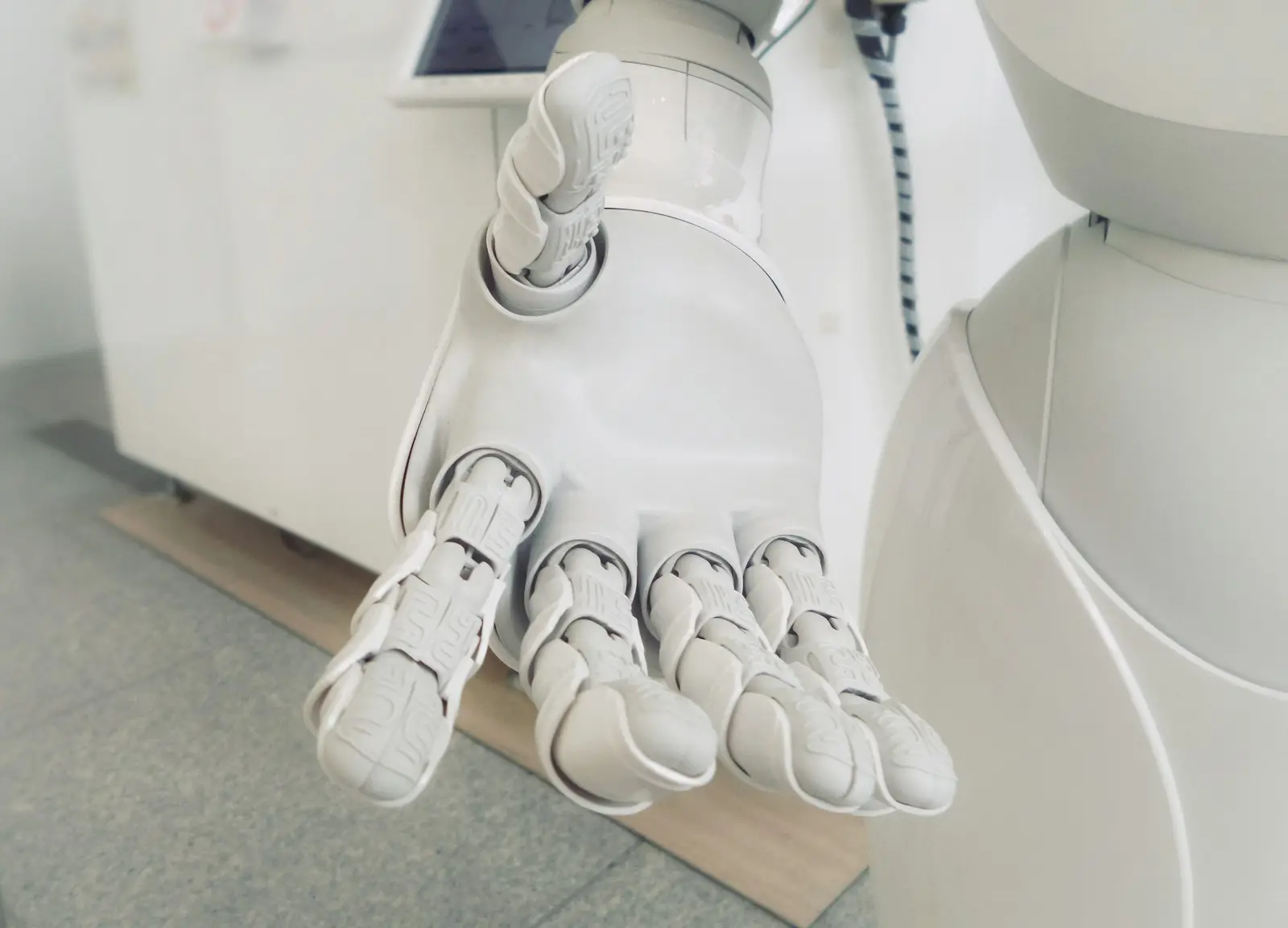 AI chatbot pre malý biznis: najprv úloha, potom widget